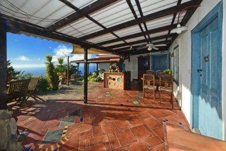 S�dwestterrasse mit Aussenk�che und herrlichem Meerblick