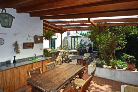 Innenhof, �berdachte Terrasse mit Aussenk�che