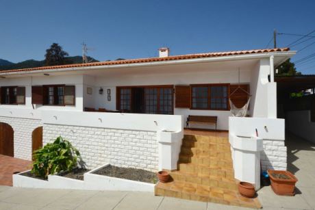 �berdachte Westterrasse