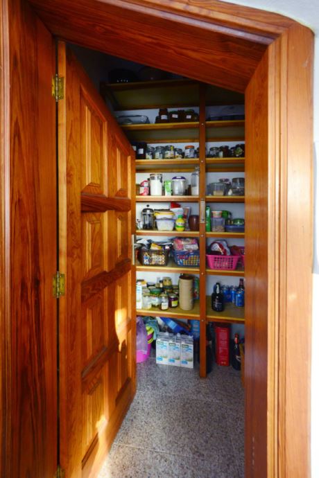 EG K�che, Speisekammer