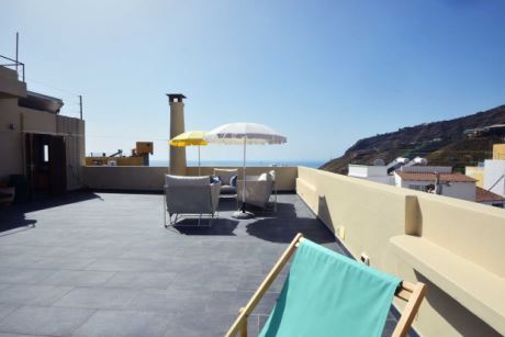 2. OG sehr große Dachterrasse 1 mit Blick auf Atlantik, Altstadt, Berge