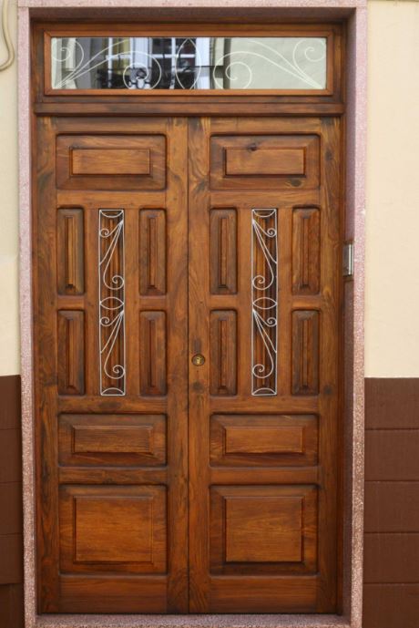 Eigene Haustüre aus Tea-Holz