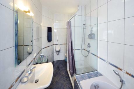 OG Gsteapartment 1,  Badezimmer