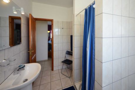 OG Gsteapartment 3, Badezimmer