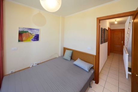 Ebene 2, Schlafzimmer 1 mit kleinem Balkon