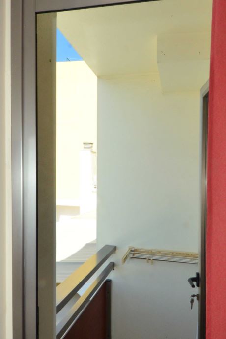 Ebene 2, Schlafzimmer 1 mit kleinem Balkon