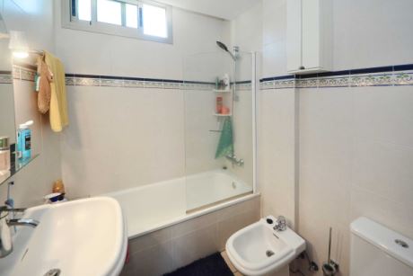Ebene 2, Badezimmer 1