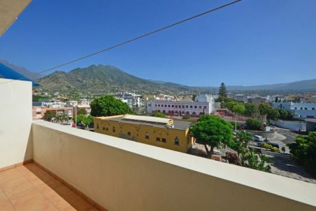 Ebene 3, Ostbalkon mit Stadt- und Bergblick