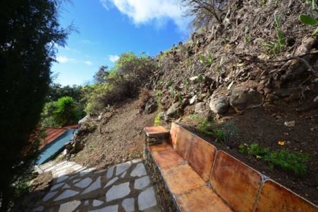 Freisitz an der Ostseite des Gartens