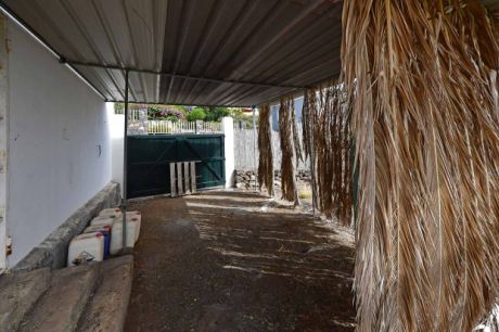 Carport an S�dseite neben Hauptgarage