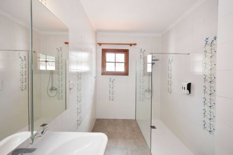 2. OG Badezimmer 1