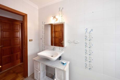 2. OG Badezimmer 1