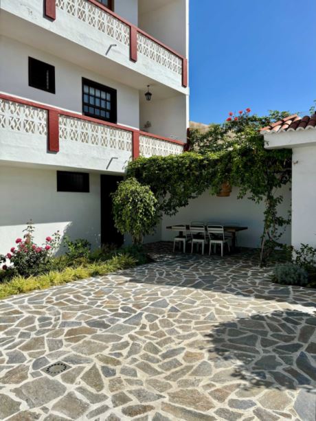 EG berdachte Terrasse