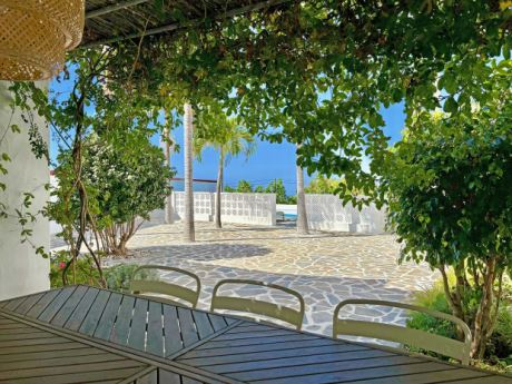 EG berdachte Terrasse