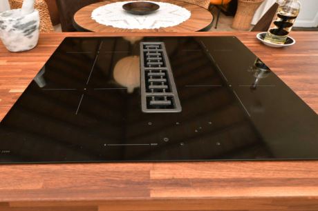 EG Wohnkche Induktionsherd mit integriertem Abzug