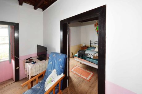 Halbobergeschoss Neuerer Bau Wohnzimmer / Schlafzimmer 1