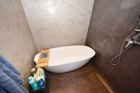 Bad 1 on suite, Badewanne und Dusche