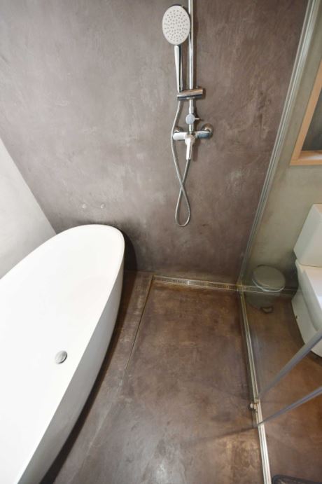 Bad 1 on suite, Badewanne und Dusche