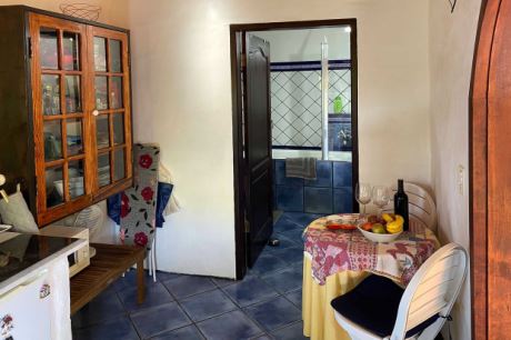 Gstehaus Kche, Durchgang zum Badezimmer