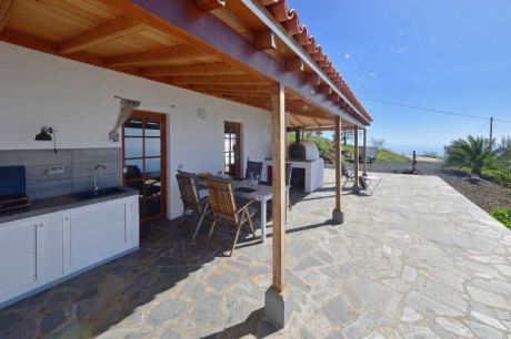 Aussenkche unter berdachter Terrasse