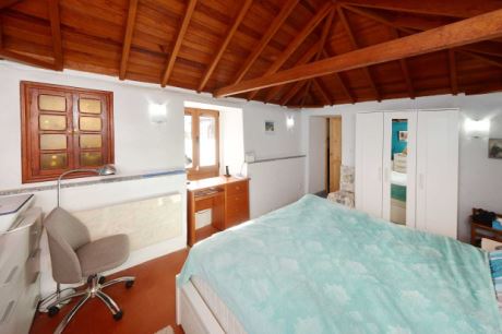 Schlafzimmer 1