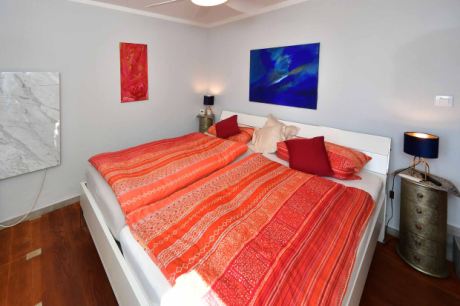 Schlafzimmer 1