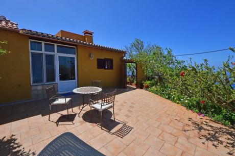 Groe Terrasse am Gstebereich 
