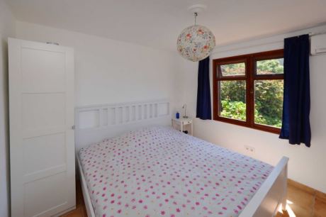 Schlafzimmer 1