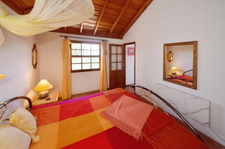 Schlafzimmer 1
