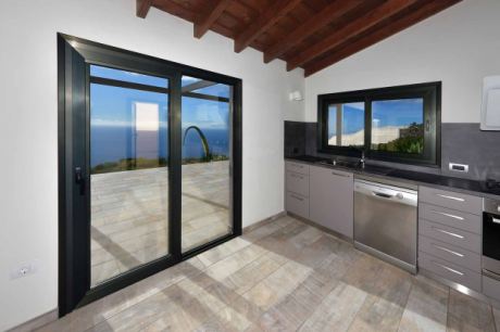 Wohnk�che mit fantastischem Meerblick