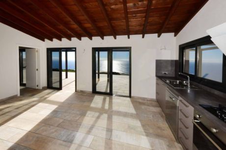 Wohnk�che mit fantastischem Meerblick