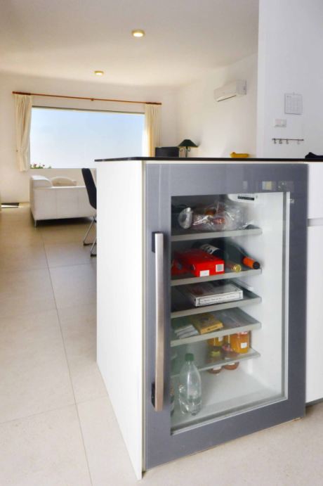 Kchentheke mit Weinkhlschrank