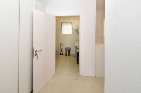 Flur zwischen Kche und Gstebad