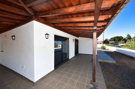 �berdachte Westterrasse mit Meerblick und direktem Zugang zur K�che