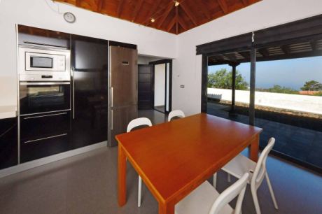 Essk�che mit Meerblick