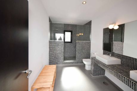 Badezimmer 1 on suite