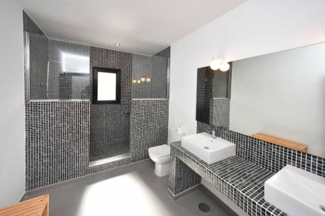 Badezimmer 1 on suite