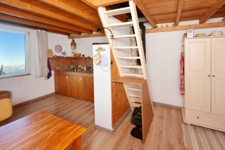 Wohnk�che, Aufgang zum Alkoven