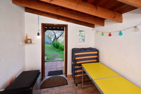 Halbuntergeschoss Schlafzimmer, eingeklapptes, weiteres G�stebett