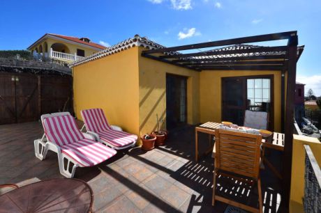 Gro�e Terrasse mit sch�nem Meerblick