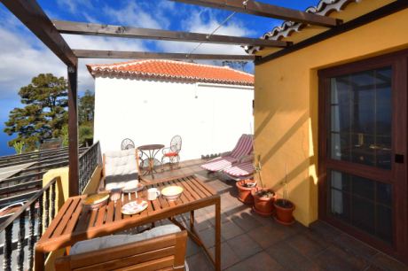 Gro�e Terrasse mit sch�nem Meerblick