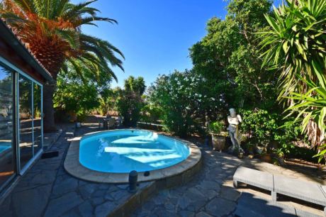 S�dwestterrasse mit Pool
