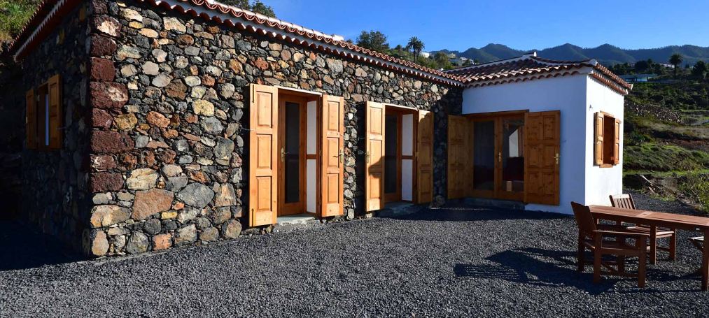 Neu gebautes Wohnhaus mit G�steh�uschen in Tijarafe