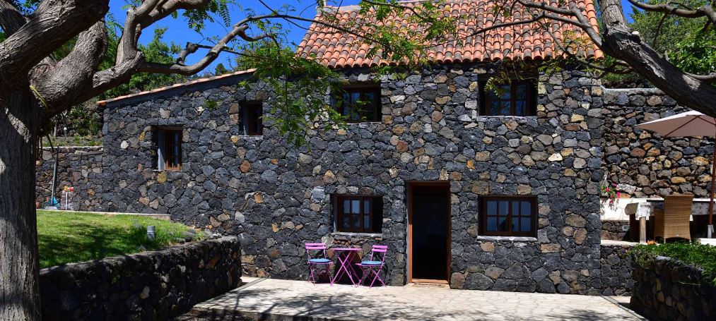 Einfach sch�n: Kleines Wohn- oder Ferienhaus mit Pool